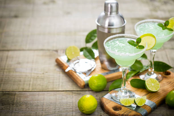 istock Margarita cocktail with lime and mint 921230754