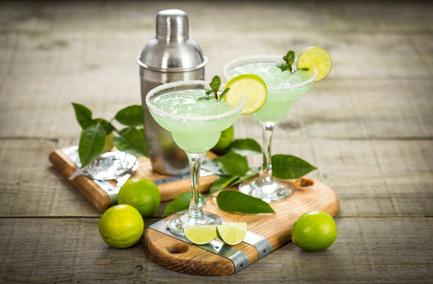 istock Margarita cocktail with lime and mint 921230800