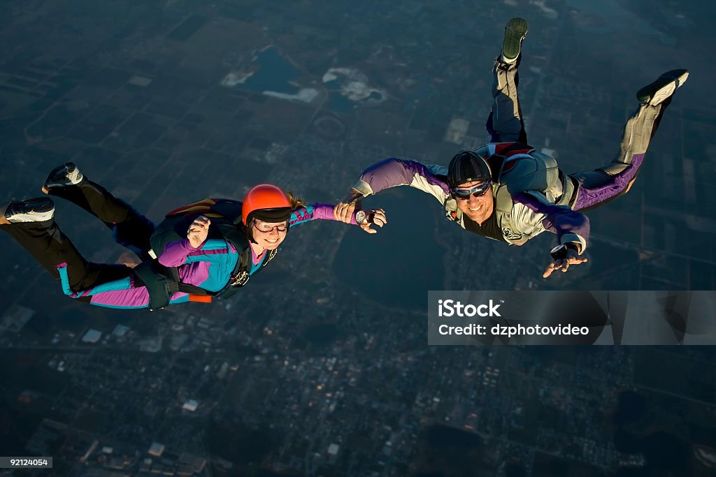 Foto Stock sin royalties: Skydiving pareja, visite - Foto de stock de Caída libre - Paracaidismo libre de derechos