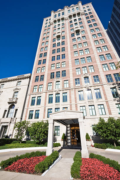 istock Lakefront Chicago Apartment Building 92124208