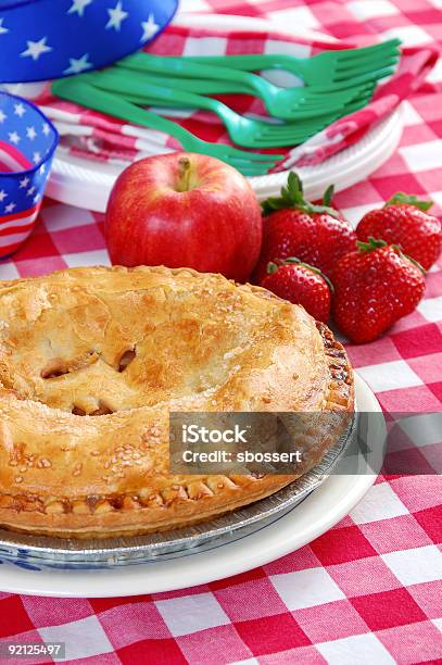 Quarto Di Luglio La Torta Di Mele - Fotografie stock e altre immagini di 4 Luglio - 4 Luglio, A forma di stella, A quadri