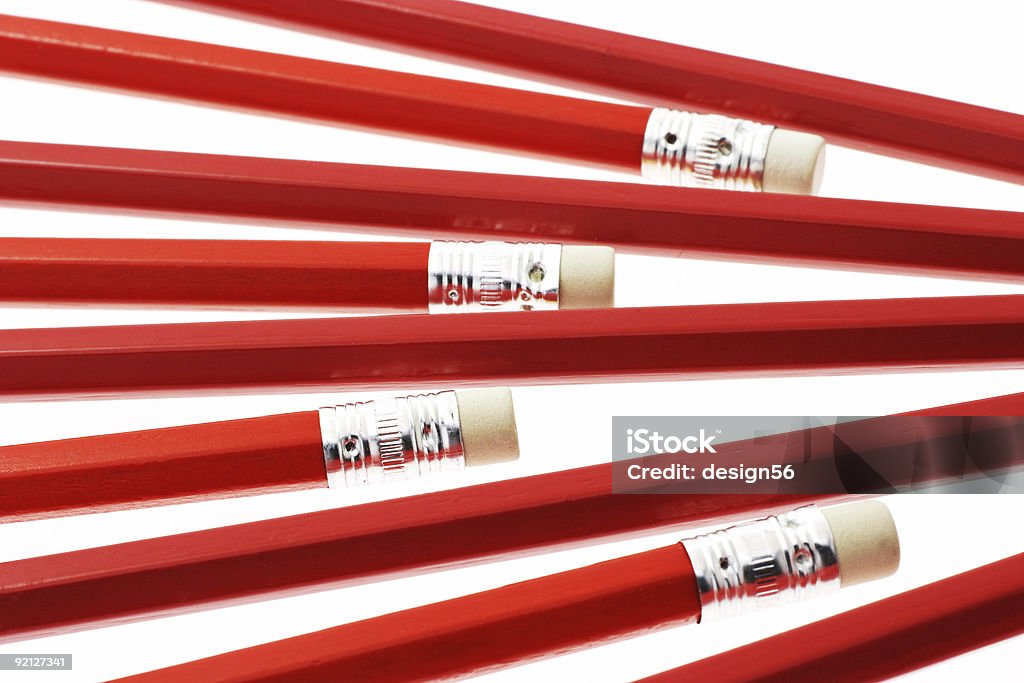 Crayons fond rouge écrire - Photo de Affaires libre de droits