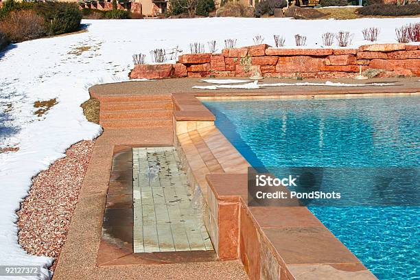 Открытый Бассейн В Колорадо Resort В Зимний — стоковые фотографии и другие картинки Бассейн - Бассейн, Колорадо, Бассейн на курорте