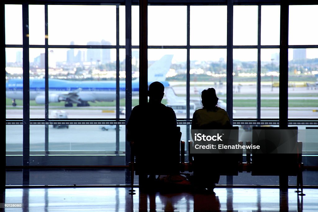 커플입니다 공항 - 로열티 프리 2명 스톡 사진