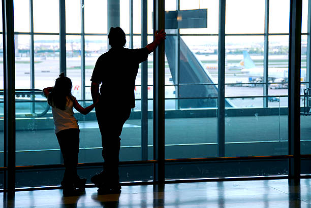 istock Family airport 92128084