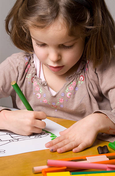 istock Little girl drawing 92128869