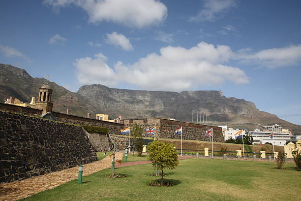 istock Castle of Good Hope and Table mountain 92128922