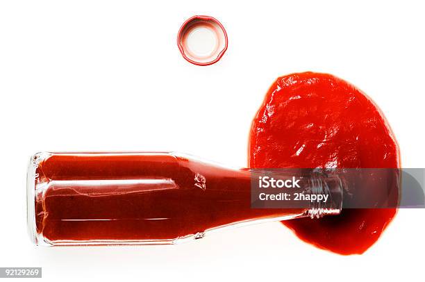 Ketchup Foto de stock y más banco de imágenes de Kétchup - Kétchup, Botella, Desordenado