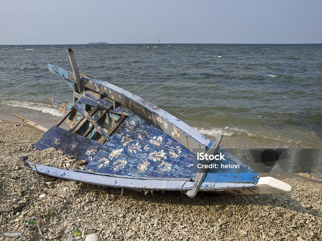 demaged barco - Foto de stock de Abandonado royalty-free