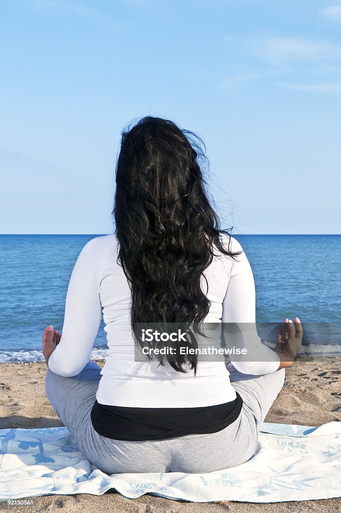 Jovem Índio americano mulher Meditar - Royalty-free Mulheres Foto de stock
