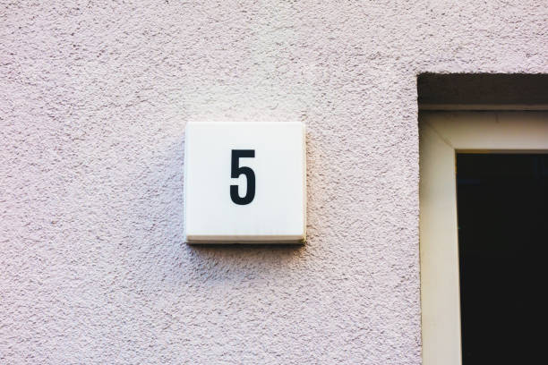 istock number 5 door sign on grudge facade 921311366