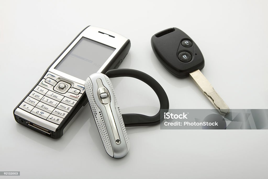Telefon przenośny, bluetooth, słuchawki, Kluczyk do samochodu - Zbiór zdjęć royalty-free (Akcesorium osobiste)