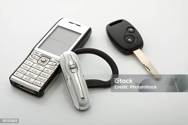 Foto de Telefone Celular Fones De Ouvido Bluetooth Chave De Carro e mais fotos de stock de Acessório