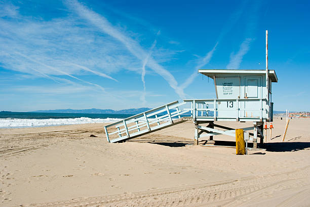 istock Life Guard Station on the Beach 92133270