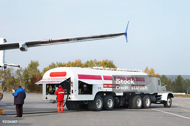 Flugzeug Tanken Stockfoto und mehr Bilder von Benzin - Benzin, Flugzeug, Individualität