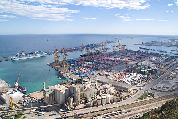 istock Harbor of Barcelona 92134250