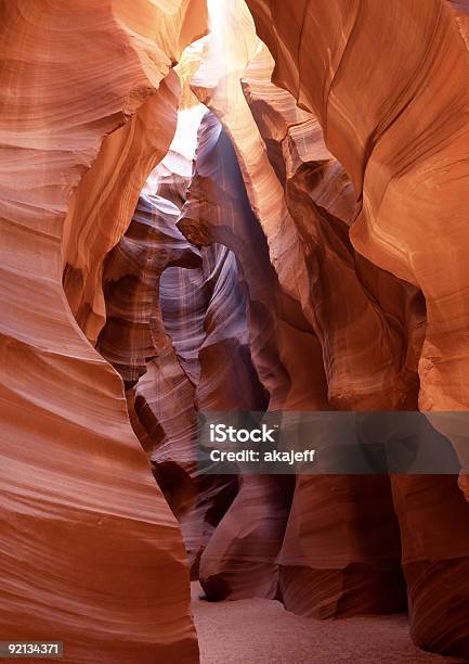 Lower Antelope Canyon Arizona Do Norte - Fotografias de stock e mais imagens de Amarelo - Amarelo, Areia, Arenito