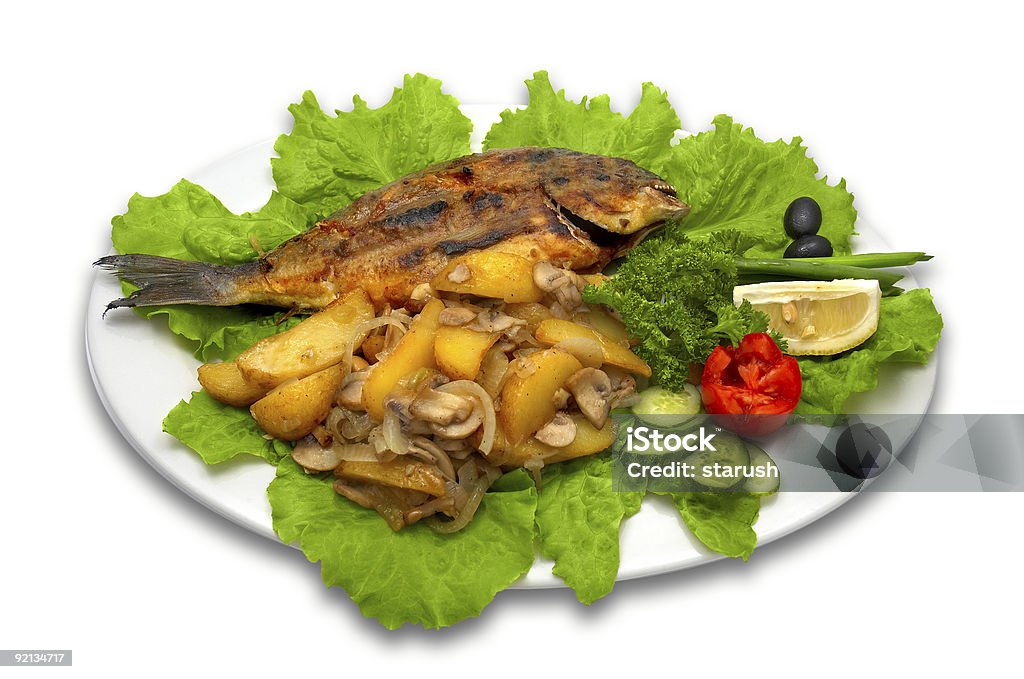 Intero griled dorada pesce - Foto stock royalty-free di Alimentazione sana