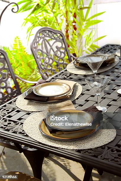 テーブルのセッティング - カラー画像のストックフォトや画像を多数ご用意 - カラー画像, グラス, テーブル