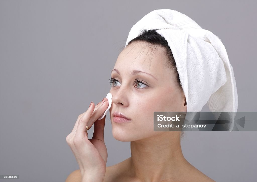 Mulher de Limpeza Facial - Foto de stock de Adulto royalty-free