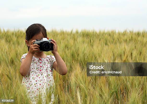 Foto de Jovem Fotógrafo e mais fotos de stock de 4-5 Anos - 4-5 Anos, 6-7 Anos, Antigo