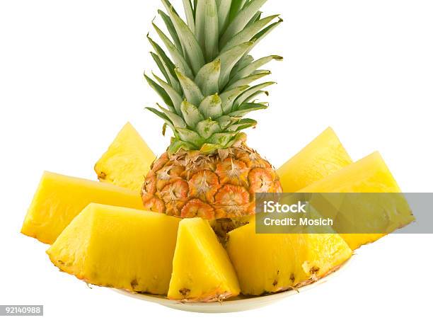 W Plasterki Ananasa - zdjęcia stockowe i więcej obrazów Ananas - Ananas, Bez ludzi, Białe tło
