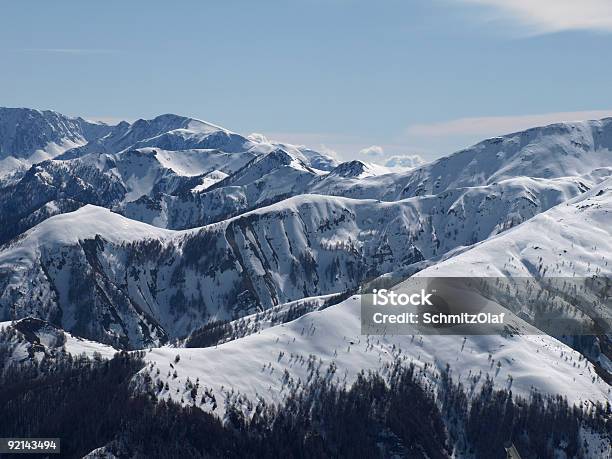 Alpes Paisaje De Invierno Cerca Del Mercantour Auron Francia Foto de stock y más banco de imágenes de Nieve