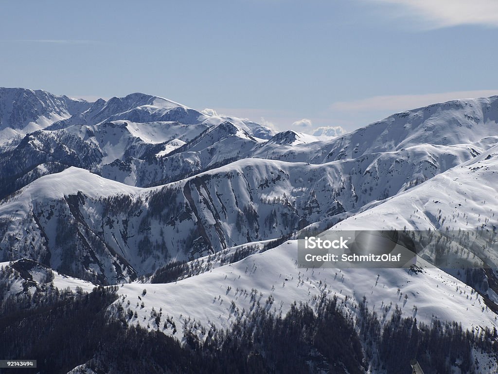 Alpi paesaggio invernale vicino Auron Francia del Mercantour - Foto stock royalty-free di Neve