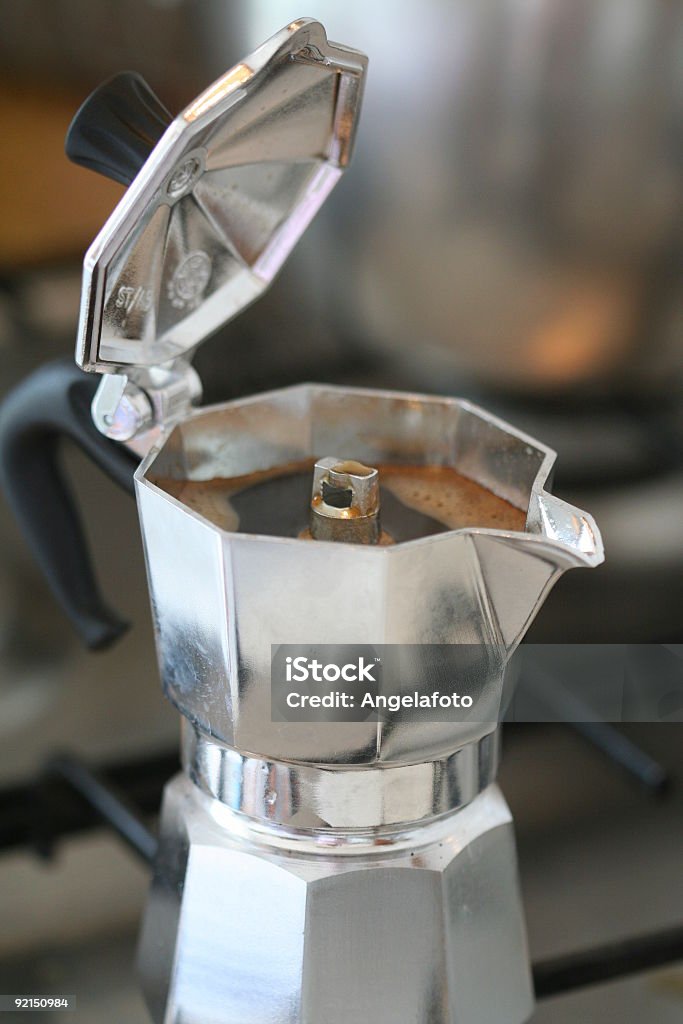 Moka, máquina de café italiano - Foto de stock de Almoço royalty-free