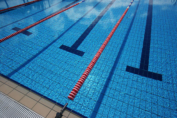 neue swimmingpool - upperdeck view fotos stock-fotos und bilder