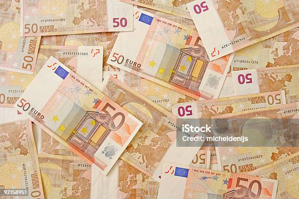 Евро Фоне — стоковые фотографии и другие картинки 50 евро - 50 евро, Money to burn - английское выражение, Банковское дело