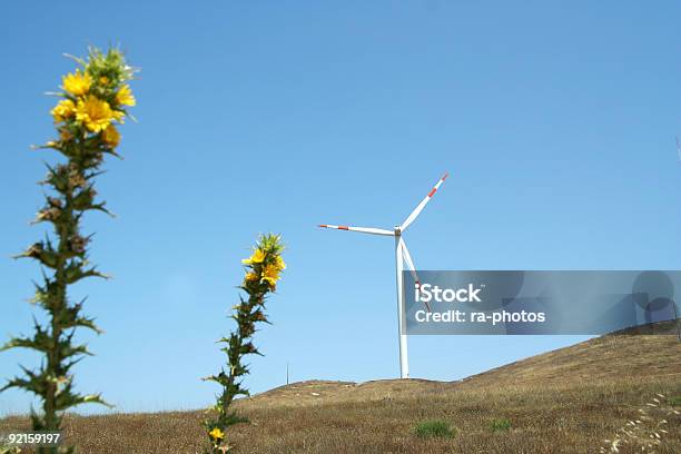 Windenergie Stockfoto und mehr Bilder von Effektivität - Effektivität, Elektrischer Generator, Elektrizität