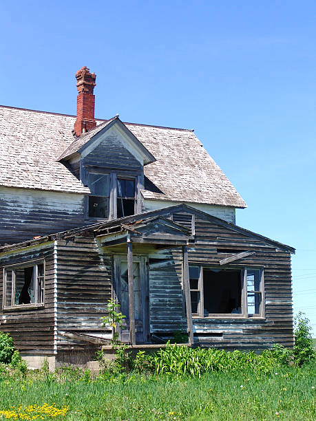 istock Profile of an Abandoned House 92159803