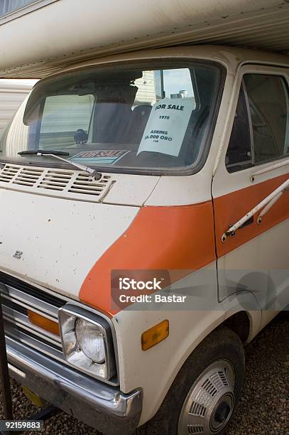 Camper Che Esce Fuori Strada Per La Vendita - Fotografie stock e altre immagini di 1970-1979 - 1970-1979, Ambientazione esterna, Anno 1978