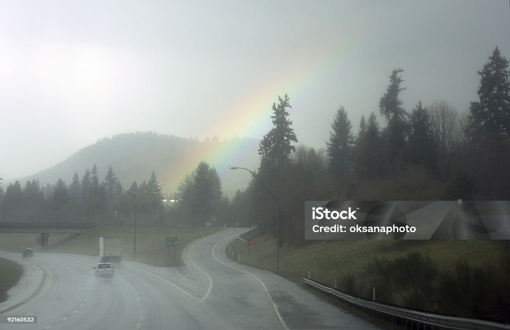 Road und Regenbogen - Lizenzfrei Fahren Stock-Foto