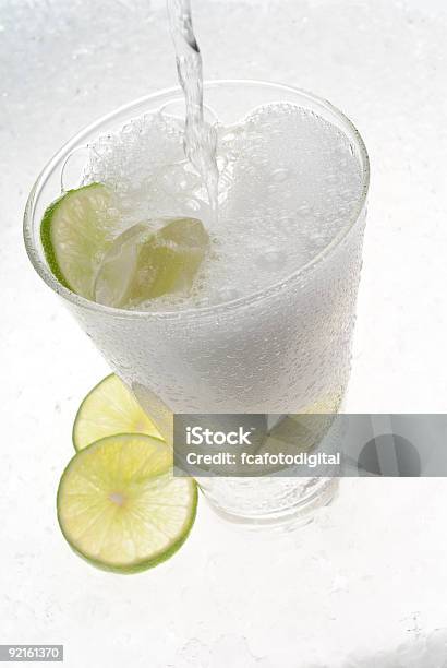 Gin Tonic Foto de stock y más banco de imágenes de Bebida alcohólica - Bebida alcohólica, Bebida fría, Color - Tipo de imagen