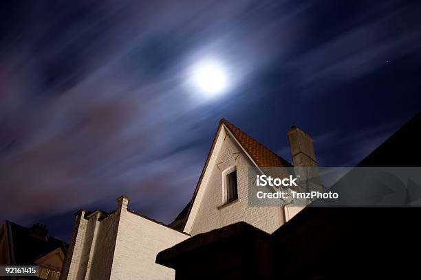 Movimento Di Notte - Fotografie stock e altre immagini di Ambientazione esterna - Ambientazione esterna, Arte, Belgio