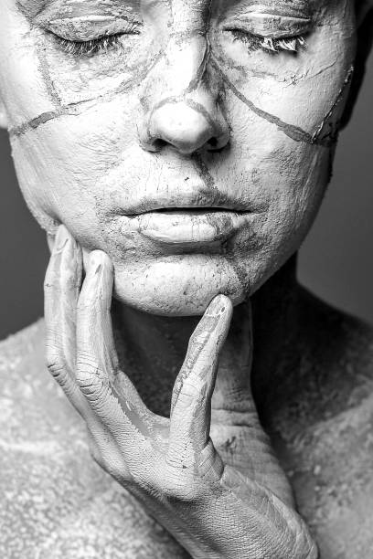 art portrait of woman covered in clay - sculpture clay human face human head imagens e fotografias de stock