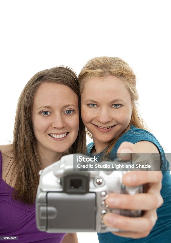 2 つの美しい女の子カメラに向かってポーズを取る - 2人のロイヤリティフリーストックフォト