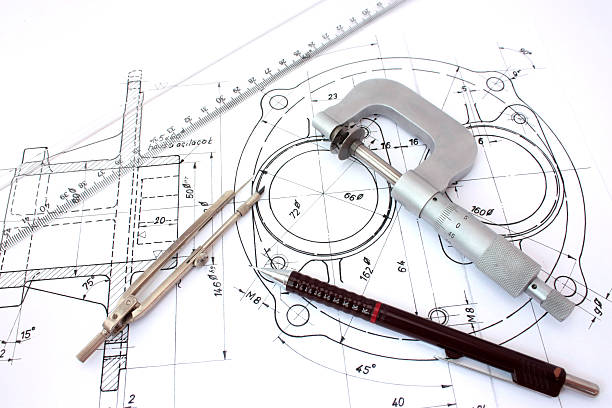 micrometro, compasso, righello e matita su disegni tecnici meccanici - drawing compass machine part engineering plan foto e immagini stock