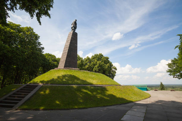 istock Monument to Taras Shevchenko in Kaniv, Ukraine 921677562