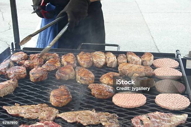 Para Grelhar - Fotografias de stock e mais imagens de Hambúrguer - Comida - Hambúrguer - Comida, Parque de Diversões - Evento de Entretenimento, Ao Ar Livre