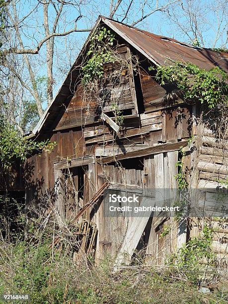 Opuszczony Barn - zdjęcia stockowe i więcej obrazów Bez ludzi - Bez ludzi, Drewno - Tworzywo, Dziki Zachód