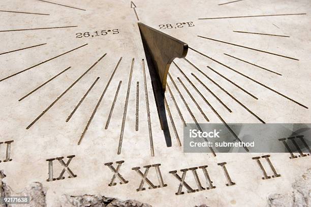 작업 해시계 로마 숫자에 대한 스톡 사진 및 기타 이미지 - 로마 숫자, 0명, 고풍스런