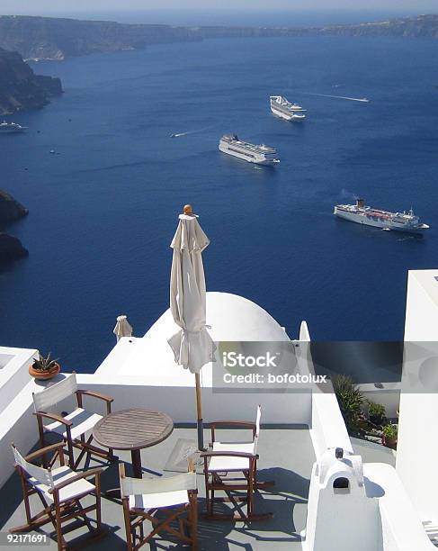 Santorini - Fotografie stock e altre immagini di Acqua - Acqua, Ambientazione esterna, Attività ricreativa