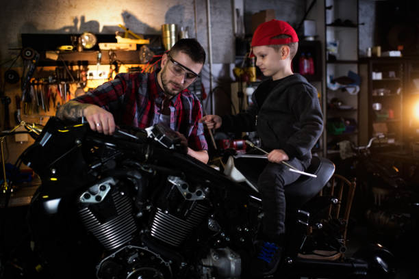 istock Motorcycle repair shop 921721170
