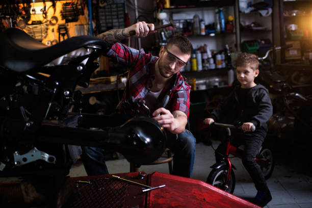 istock Motorcycle repair shop 921721178