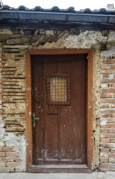 istock old wooden door 921721968