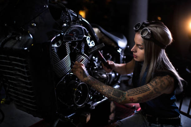 istock Motorcycle repair shop 921722100