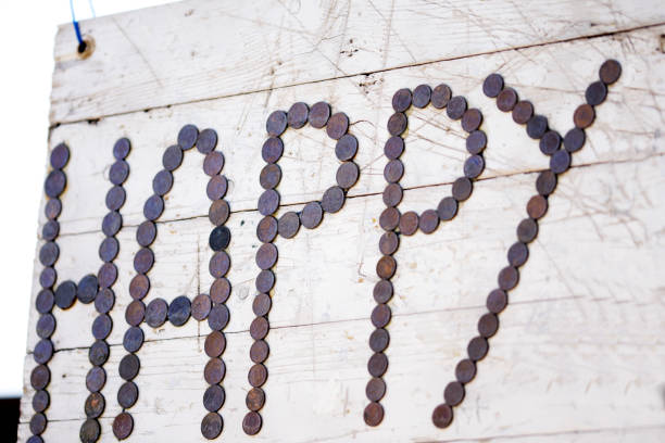 istock signal with the written happy 921722142